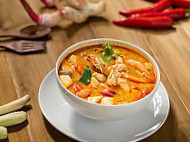 Fuad Tomyam food