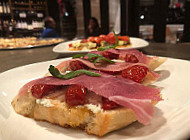 Olivella's Pizza And Wine food