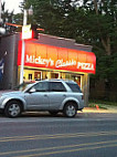 Mickey's Pizza outside