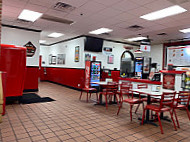Firehouse Subs Kendall inside