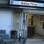 Robion Pizza inside