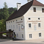 Landgasthaus Zeilinger inside