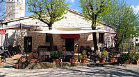 La Rocca Pizzeria outside