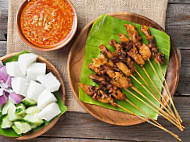 Satay Cocos Sayap Madu Adiputra (warung Pak Pur) food