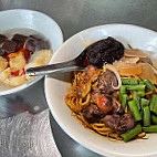 Ban Heng Beach Street White Curry Mee food