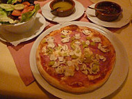 Pizzeria Ginelli food