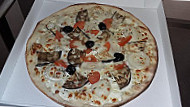 La Pinasse Pizza food