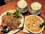 Thai Tiki Hut food