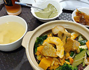 Loving Hut ài Jiā Hǎo Péng Yǒu Sù Shí Wū food