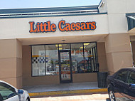 Little Caears Pizza outside