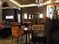 Romischer Kaiser Restaurant inside