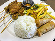 Eat Bkk Thai Kitchen (yonge Steeles) food