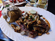 Das kleine Steak House in Monkeberg food