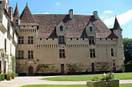 Chateau De Neuvic food