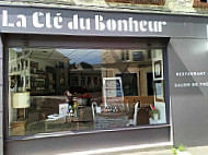 La Clé Du Bonheur outside
