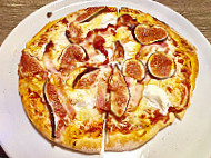 Pizza House Steinofenpizza  food