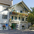Gasthaus Frühlingsgarten outside