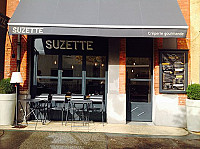 Suzette inside