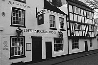 The Farriers Arms inside