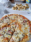 Pizzeria Romana food