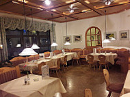 Riverside Lounge Terrasse food