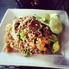Sa Wad Dee Thai food