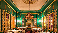 Antoine's Restaurant inside