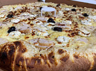 Pizza Des Fontaites food
