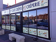 O' Café Crèpes outside