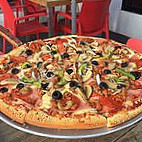 Guero's Pizza food