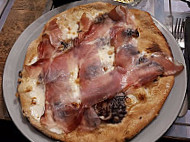 Pizzeria La Casaccia Caprona food