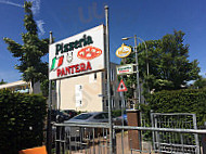 Pizzeria Pantera outside
