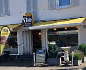 Weller Bäckerei Konditorei Café outside
