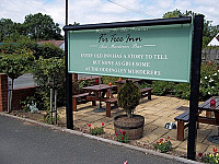 The Fir Tree Inn outside