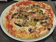 Pizza DI Napoli food