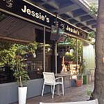 Jessie's Caffe outside