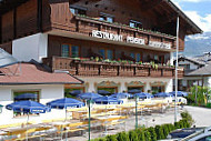 Restaurant-Pension Kaiserstuben outside