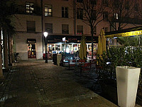 brasserie les Arts. Rueil Malmaison outside