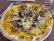 Trattoria Pizzeria Vallona food