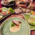 Arun-Thai Aroy Dee food