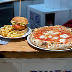 Zenzero Burgeria Pizzeria Napoletana food