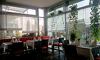 Cafe-Restaurant Il Mare inside