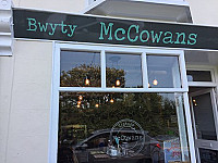 Mccowans Vintage Cafe outside