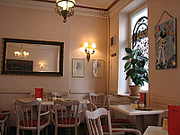 Café Stenzel inside