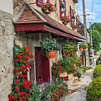 Auberge Des Chenêts outside