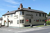 Crickett's Inn outside