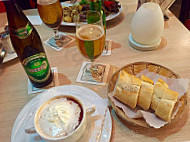 Mommseneck am Potsdamer Platz food