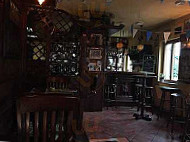 Finbarrs Irish Pub inside