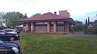 Pizzeria Pratobello outside