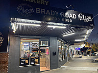Brady Road Pizza outside